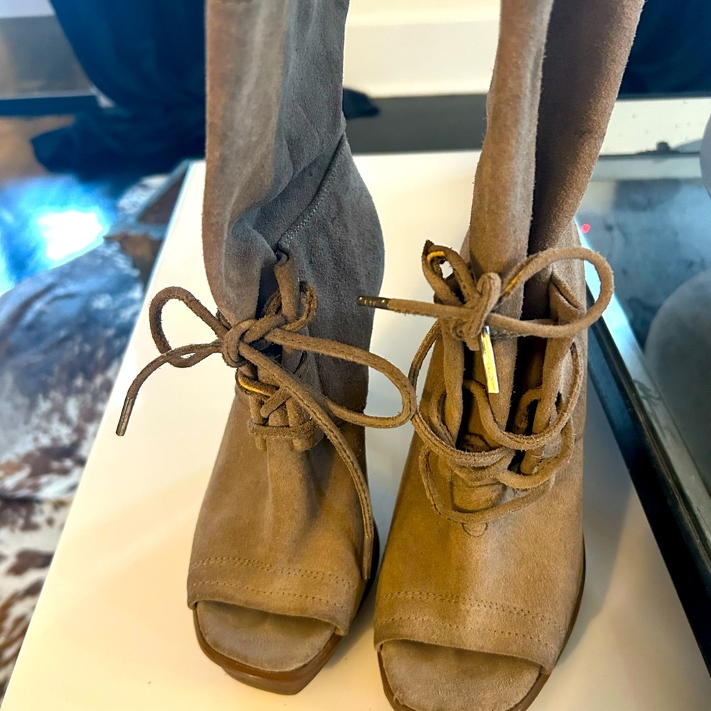 Michael Kors Lace up Booties size 6M